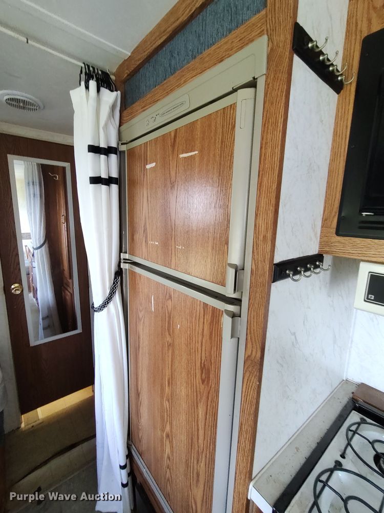 image for item LU9066 2000 Forrest River Salem  camper