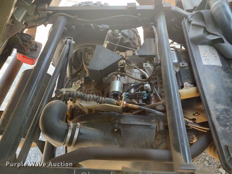 image for item LU9081 2005 Kawasaki Mule 610  utility vehicle