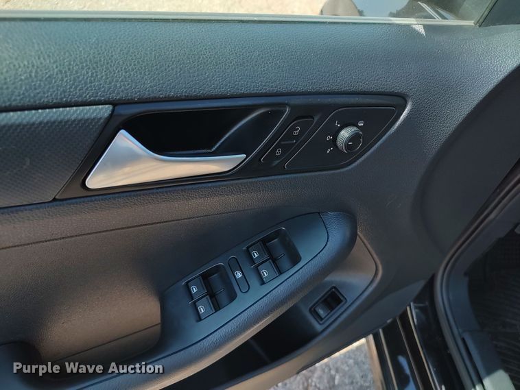 image for item LU9087 2016 Volkswagen Jetta