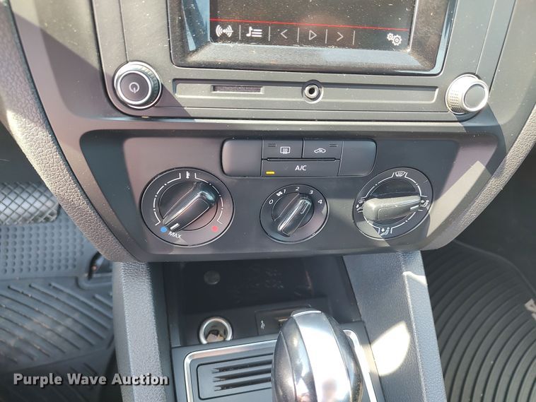 image for item LU9087 2016 Volkswagen Jetta