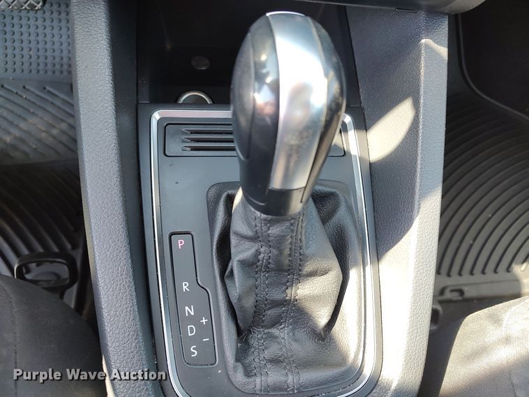 image for item LU9087 2016 Volkswagen Jetta