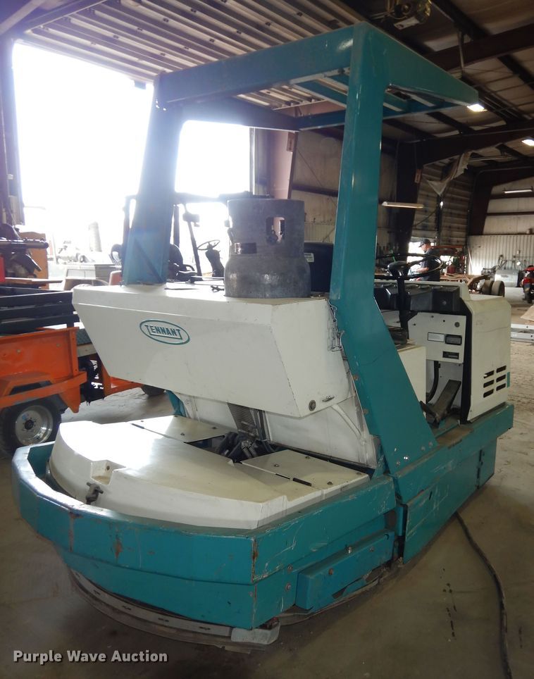 image for item MD9203 Tennant 528  sweeper
