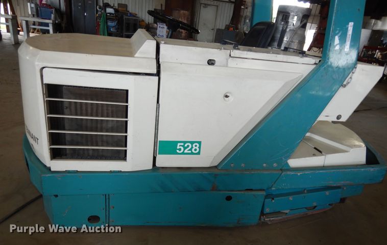 image for item MD9203 Tennant 528  sweeper