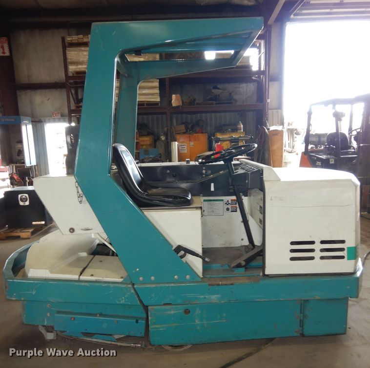 image for item MD9203 Tennant 528  sweeper