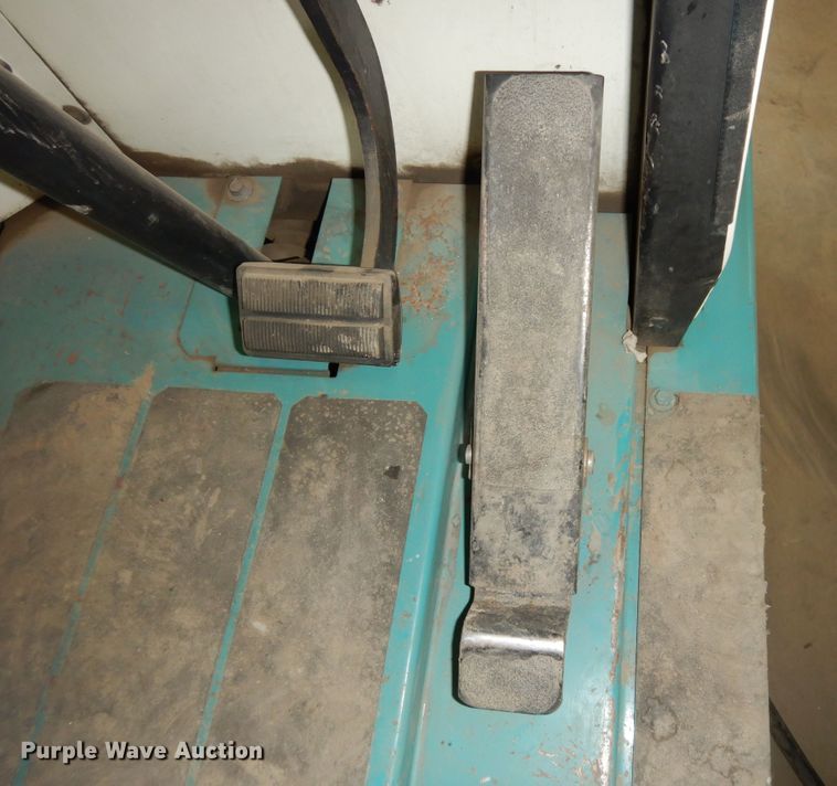 image for item MD9203 Tennant 528  sweeper