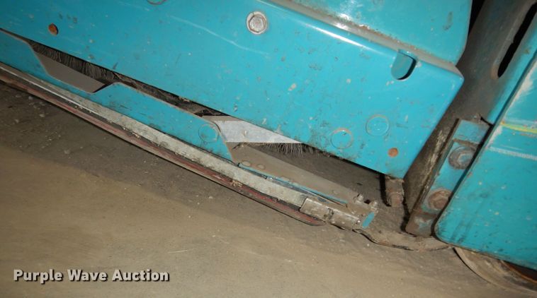 image for item MD9203 Tennant 528  sweeper