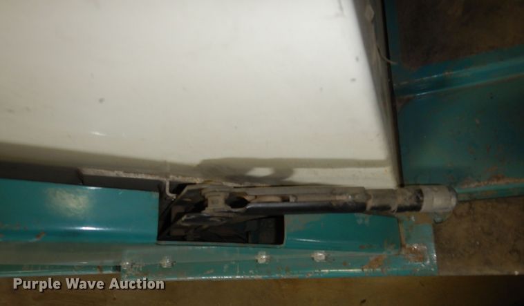 image for item MD9203 Tennant 528  sweeper