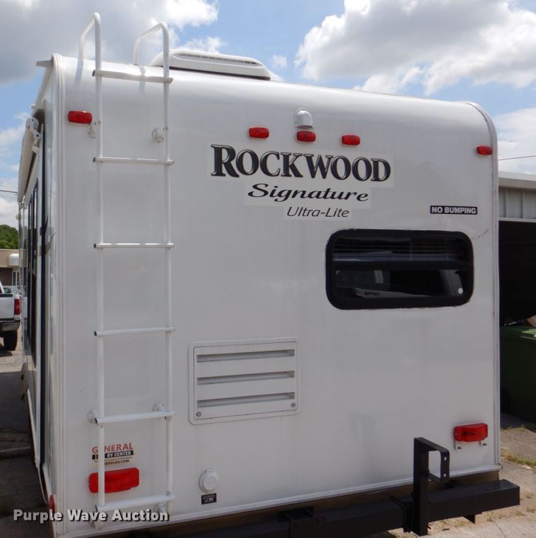 image for item MF9096 2013 Forest River Rockwood Lite  camper
