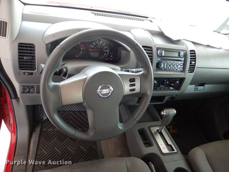 image for item MF9099 2006 Nissan Frontier  Crew Cab pickup truck