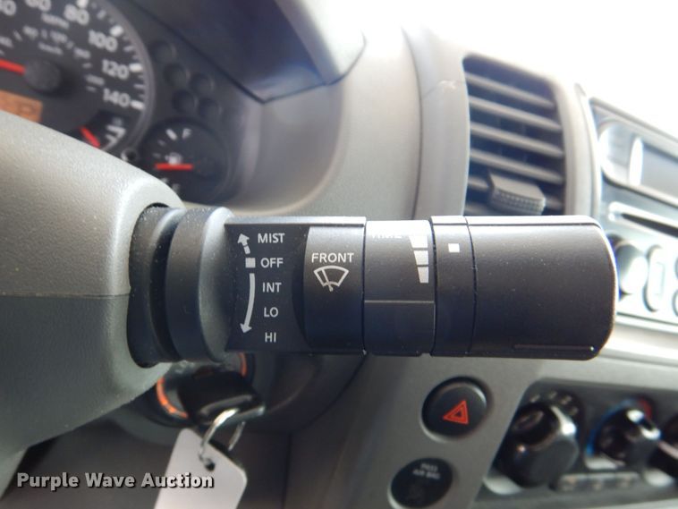 image for item MF9099 2006 Nissan Frontier  Crew Cab pickup truck