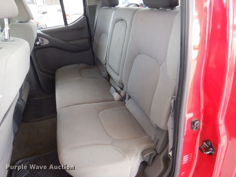 image for item MF9099 2006 Nissan Frontier  Crew Cab pickup truck