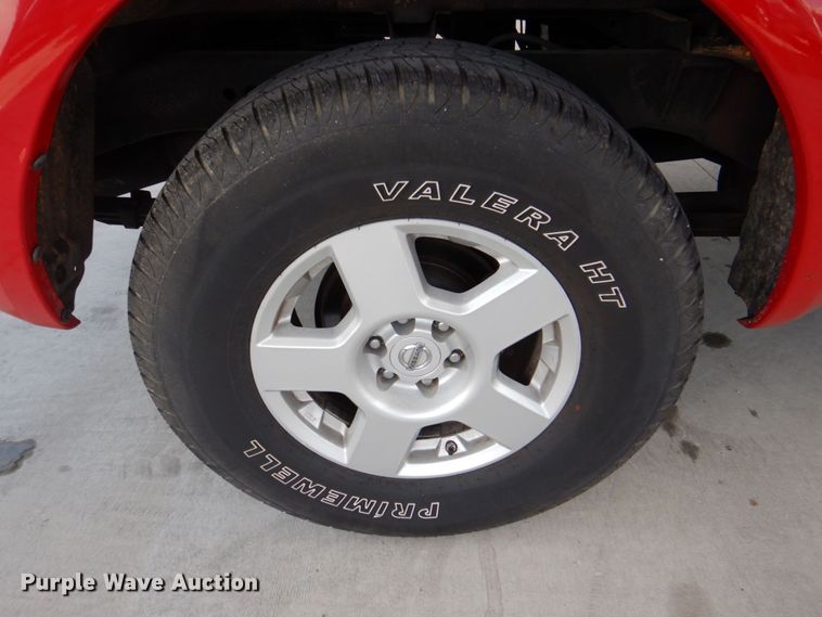 image for item MF9099 2006 Nissan Frontier  Crew Cab pickup truck