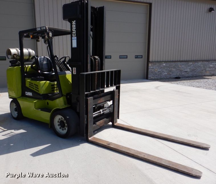 image for item MF9115 Clark CGC550  forklift