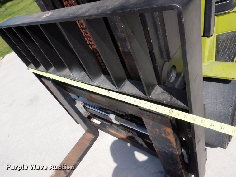 image for item MF9115 Clark CGC550  forklift