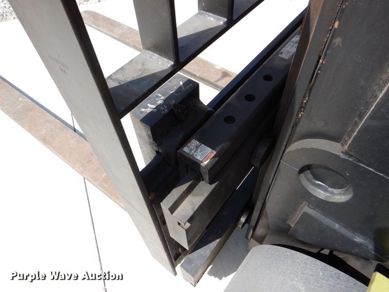 image for item MF9115 Clark CGC550  forklift