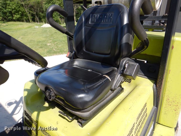 image for item MF9115 Clark CGC550  forklift