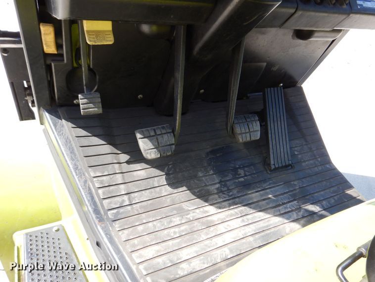 image for item MF9115 Clark CGC550  forklift