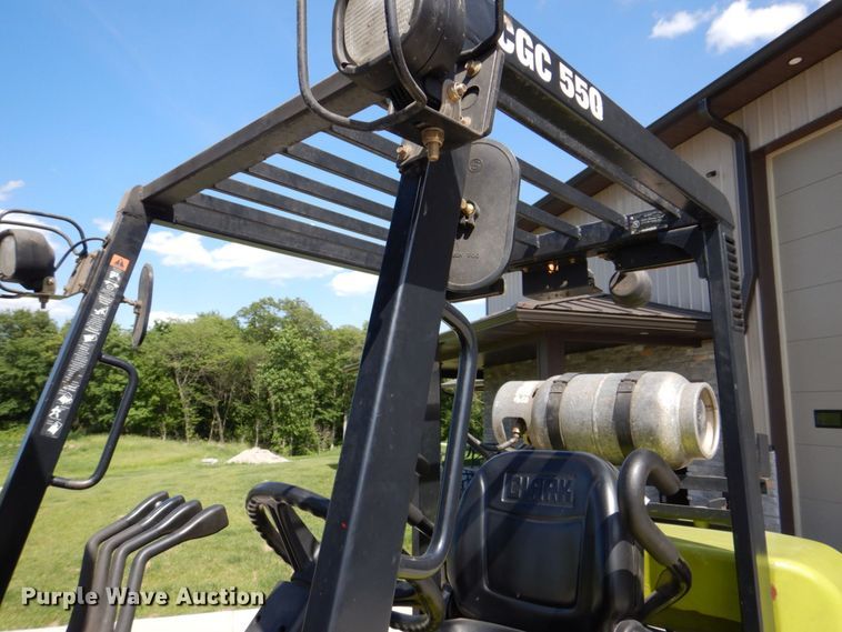 image for item MF9115 Clark CGC550  forklift