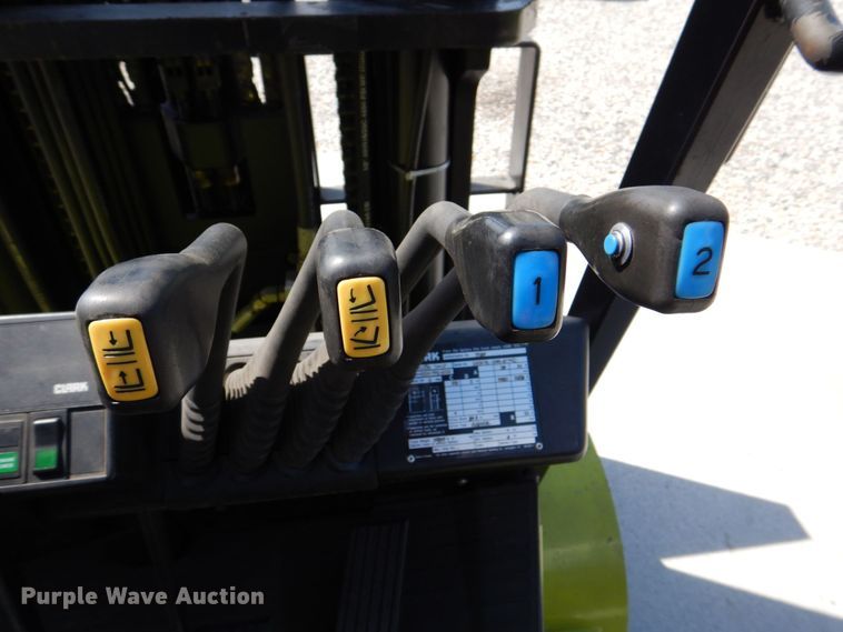 image for item MF9115 Clark CGC550  forklift