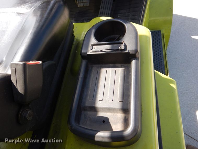 image for item MF9115 Clark CGC550  forklift