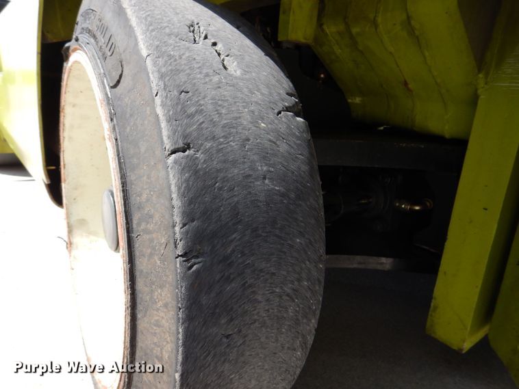 image for item MF9115 Clark CGC550  forklift