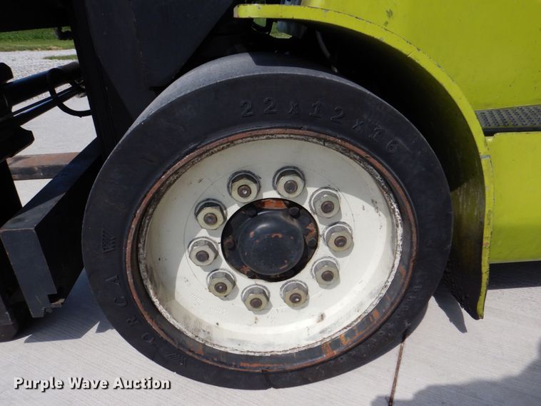 image for item MF9115 Clark CGC550  forklift