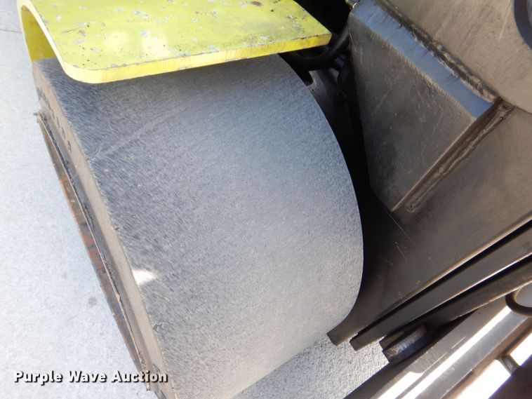 image for item MF9115 Clark CGC550  forklift