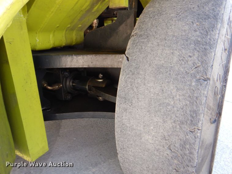 image for item MF9115 Clark CGC550  forklift