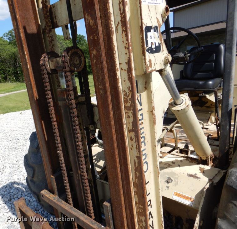 image for item MF9116 Ingersoll Rand RT708G  forklift