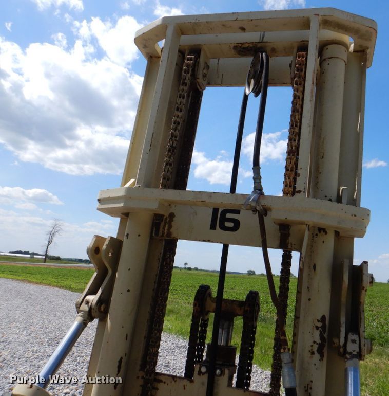 image for item MF9116 Ingersoll Rand RT708G  forklift