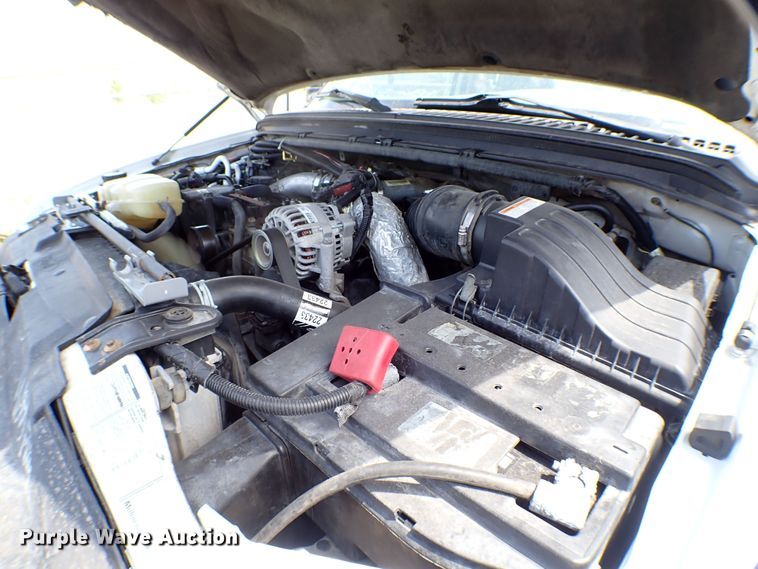 image for item MF9347 2001 Ford F450 Super Duty  bucket truck