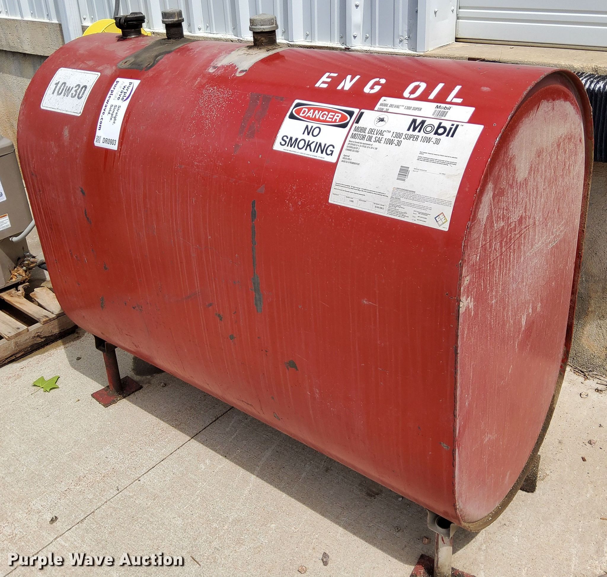 Engine oil tank in Manhattan, KS Item DR0903 sold Purple Wave