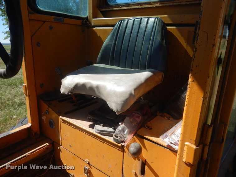 image for item DJ1328 1975 Fiat-Allis 65  rigid frame motor grader