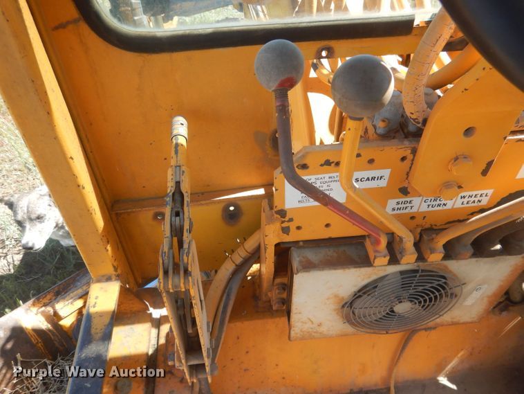 image for item DJ1328 1975 Fiat-Allis 65  rigid frame motor grader