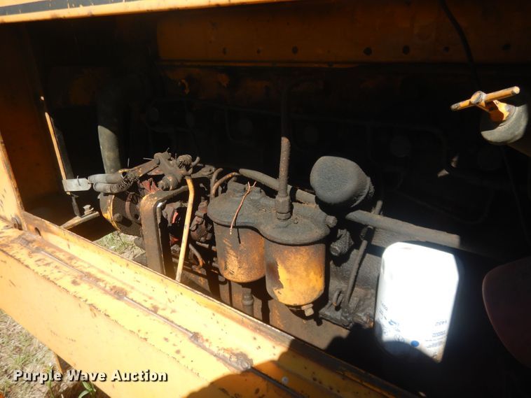 image for item DJ1328 1975 Fiat-Allis 65  rigid frame motor grader