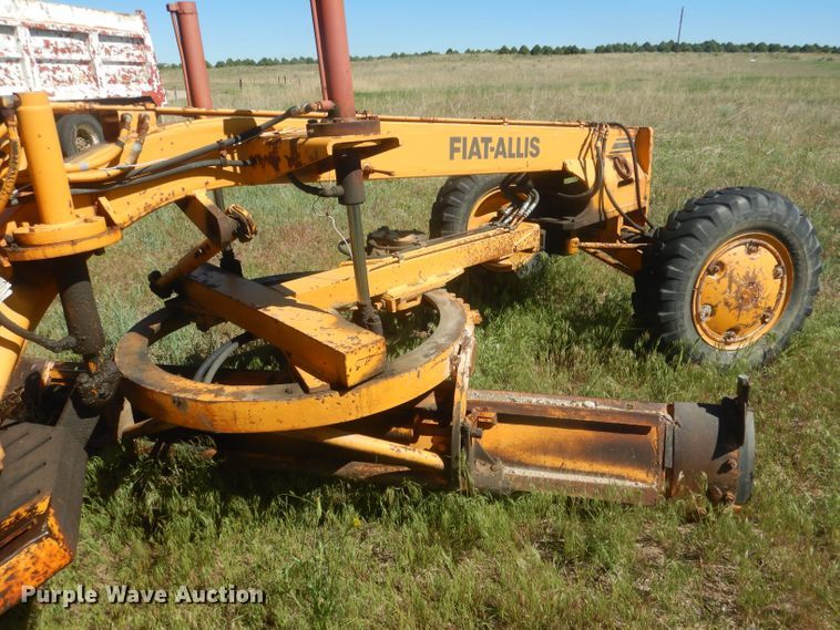 image for item DJ1328 1975 Fiat-Allis 65  rigid frame motor grader