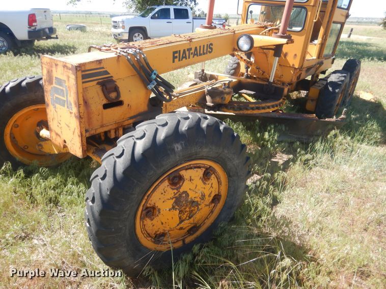 image for item DJ1328 1975 Fiat-Allis 65  rigid frame motor grader