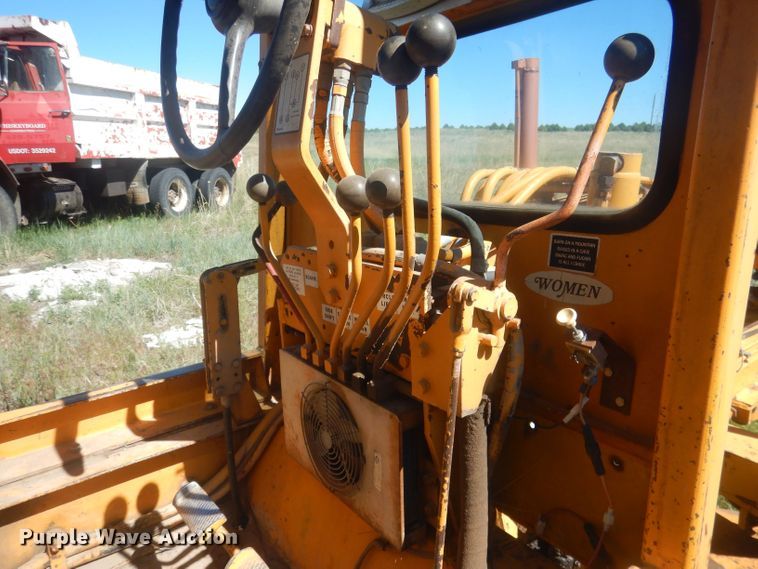 image for item DJ1328 1975 Fiat-Allis 65  rigid frame motor grader