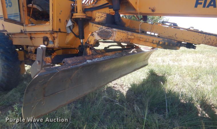 image for item DJ1328 1975 Fiat-Allis 65  rigid frame motor grader