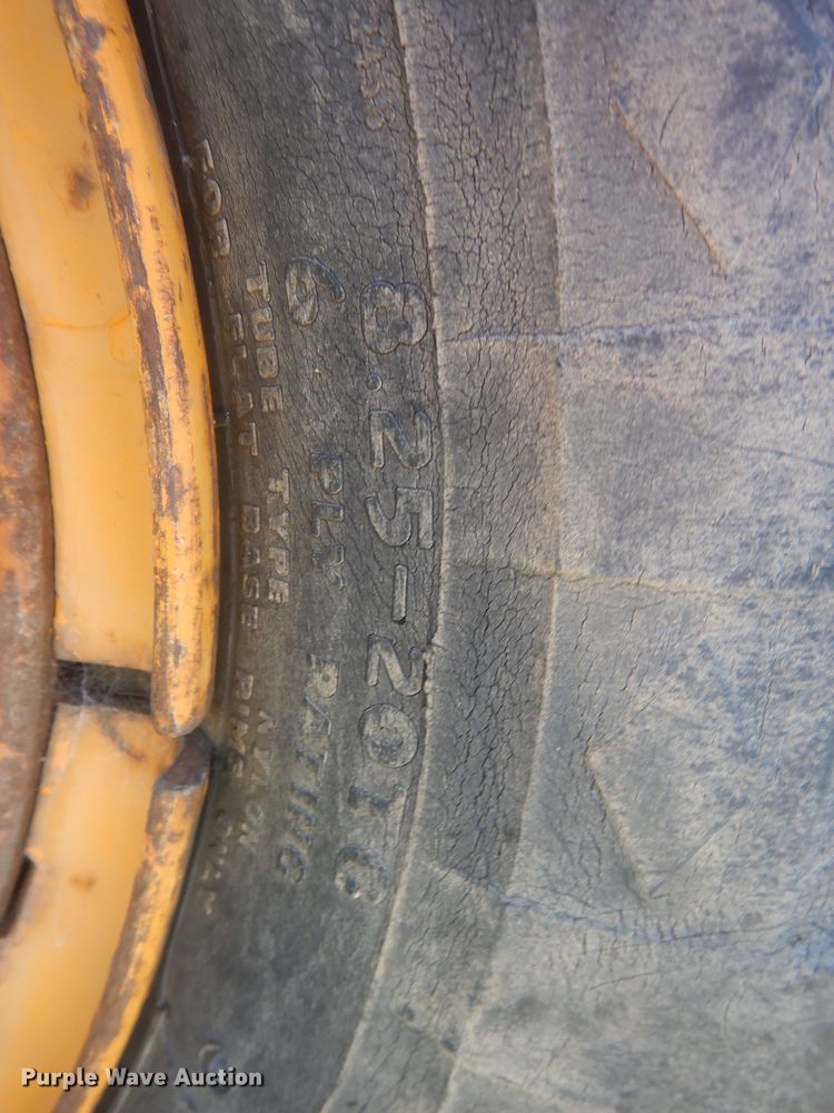 image for item DJ1328 1975 Fiat-Allis 65  rigid frame motor grader