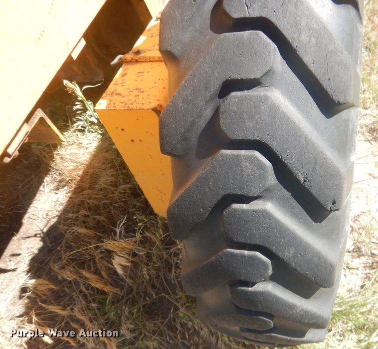 image for item DJ1328 1975 Fiat-Allis 65  rigid frame motor grader