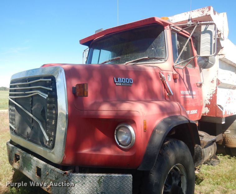 image for item DJ1329 1988 Ford LTS8000  dump truck