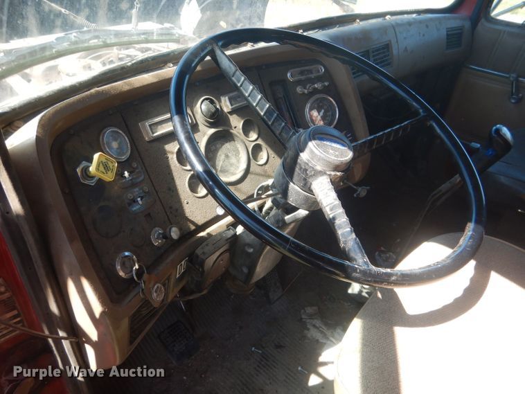 image for item DJ1329 1988 Ford LTS8000  dump truck