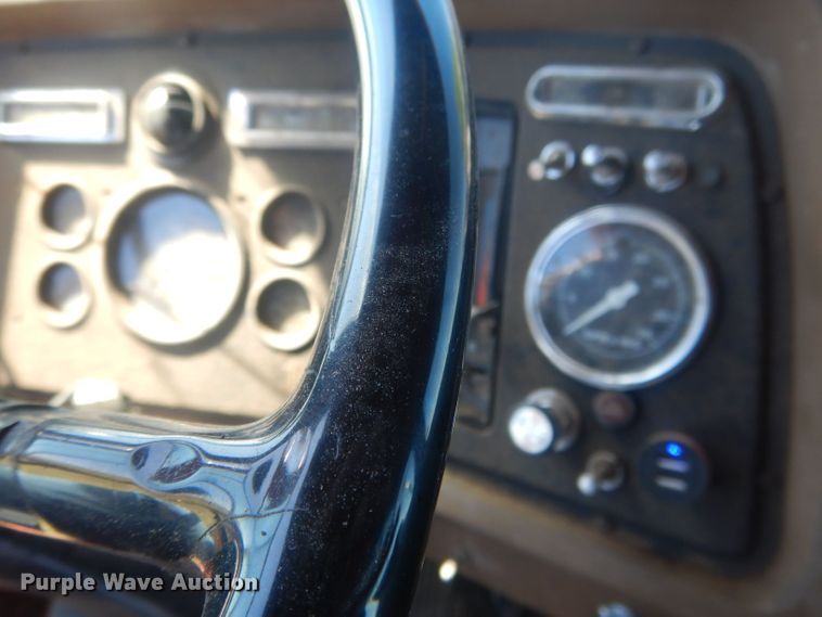 image for item DJ1329 1988 Ford LTS8000  dump truck