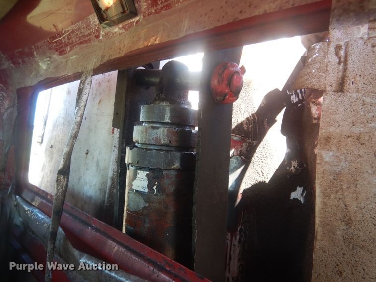 image for item DJ1329 1988 Ford LTS8000  dump truck