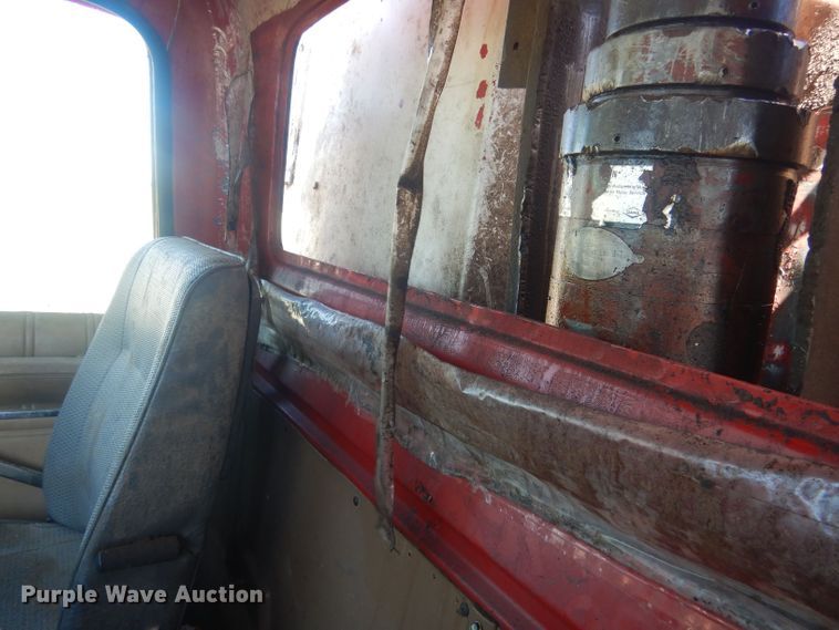 image for item DJ1329 1988 Ford LTS8000  dump truck