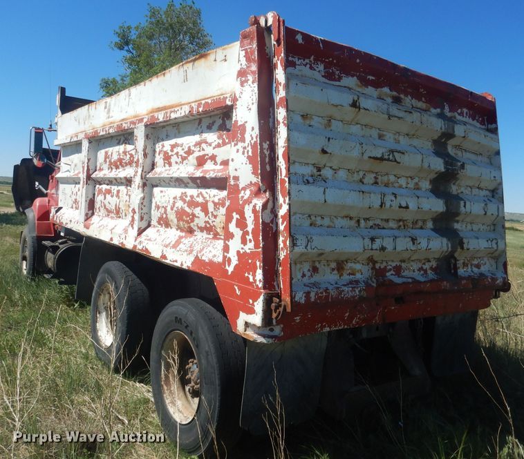 image for item DJ1329 1988 Ford LTS8000  dump truck