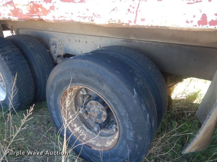 image for item DJ1329 1988 Ford LTS8000  dump truck