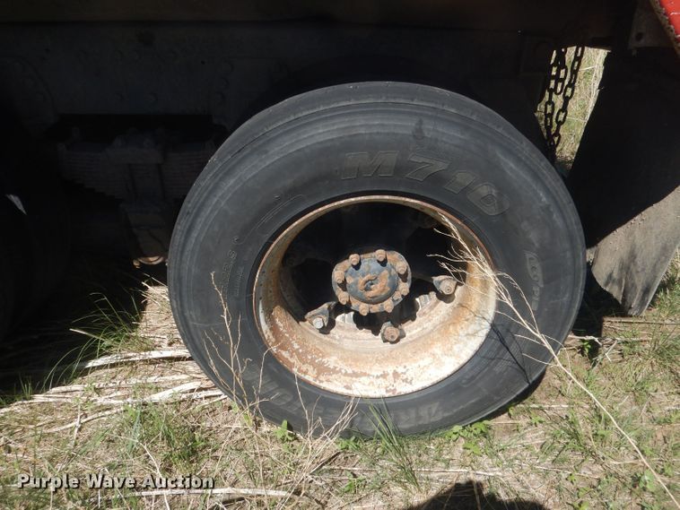 image for item DJ1329 1988 Ford LTS8000  dump truck