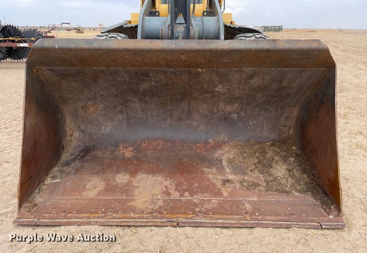 image for item DJ5132 2014 John Deere 624K  wheel loader